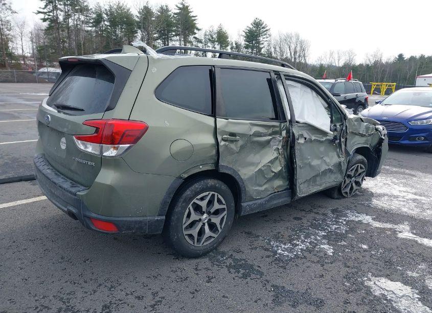Photo 4 of 2019 Subaru Forester PREMIUM (VIN JF2SKAEC8KH460895)