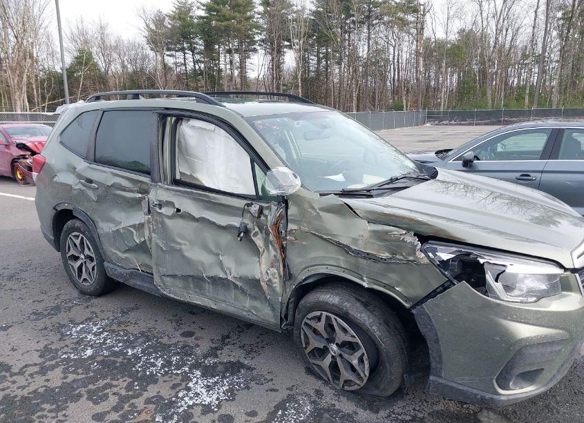 Photo 6 of 2019 Subaru Forester PREMIUM (VIN JF2SKAEC8KH460895)