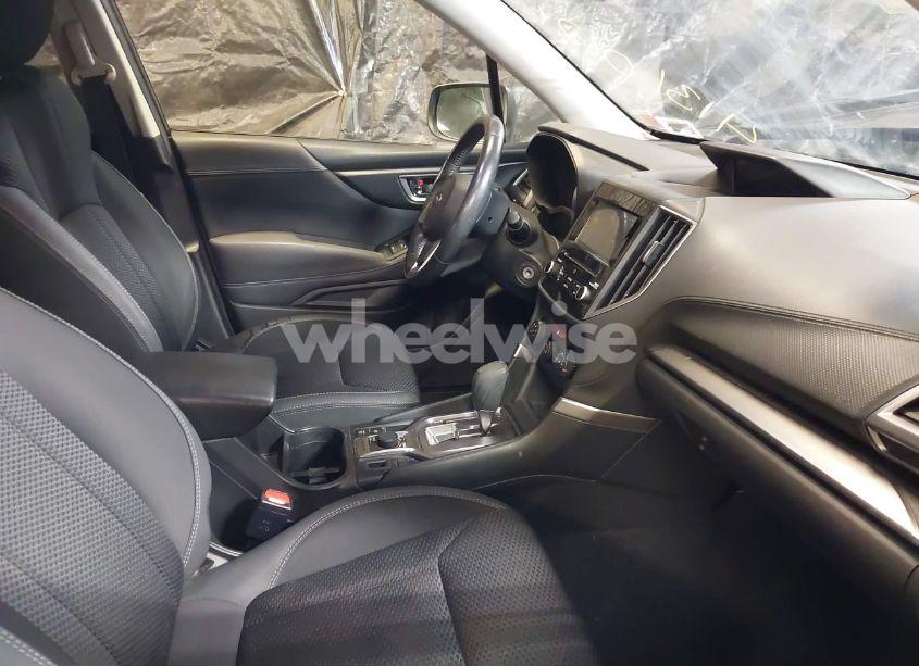 Photo 5 of 2019 Subaru Forester PREMIUM (VIN JF2SKAEC8KH545297)