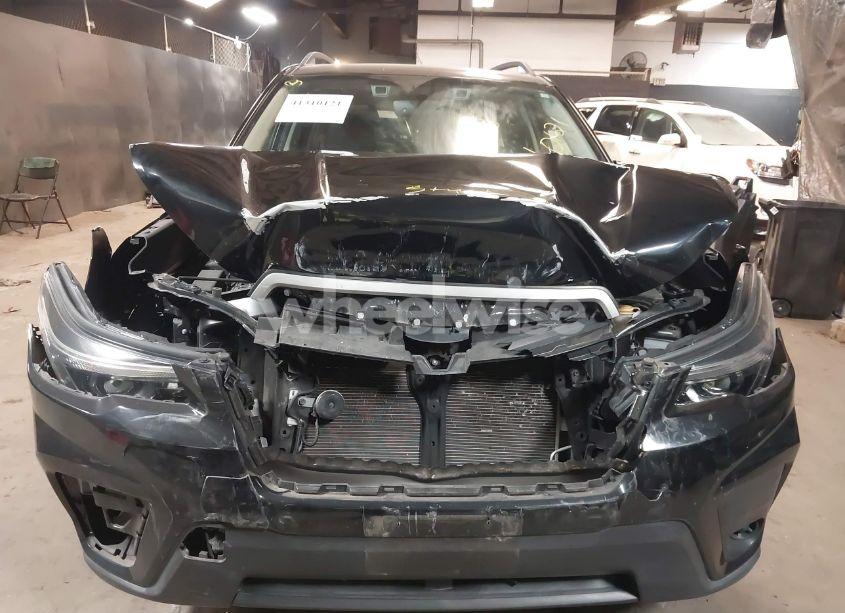 Photo 6 of 2019 Subaru Forester PREMIUM (VIN JF2SKAEC8KH545297)