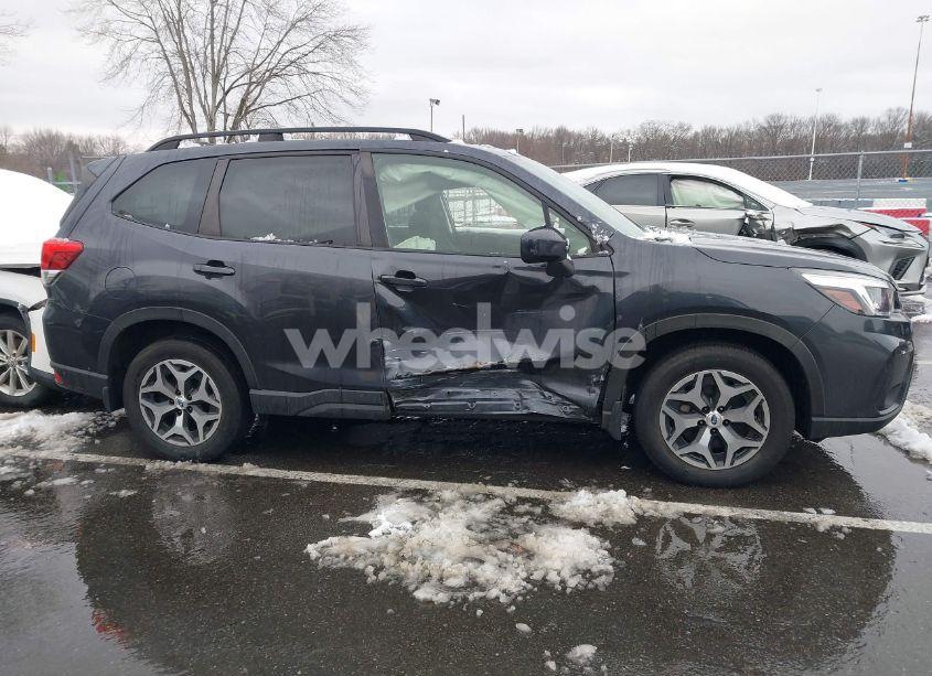Photo 13 of 2019 Subaru Forester PREMIUM (VIN JF2SKAEC9KH507058)