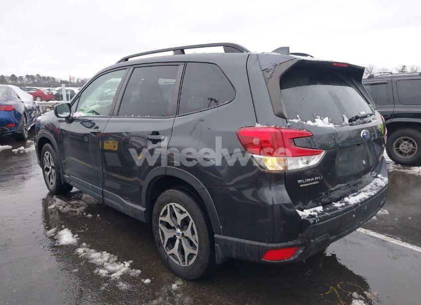 Photo 3 of 2019 Subaru Forester PREMIUM (VIN JF2SKAEC9KH507058)