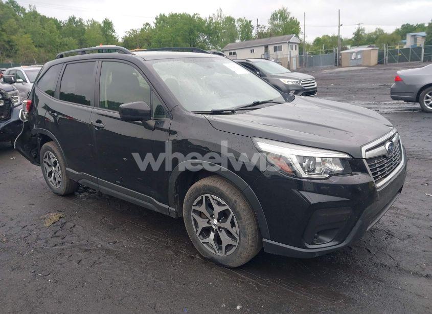2019 Subaru Forester PREMIUM (VIN JF2SKAECXKH420737) main photo
