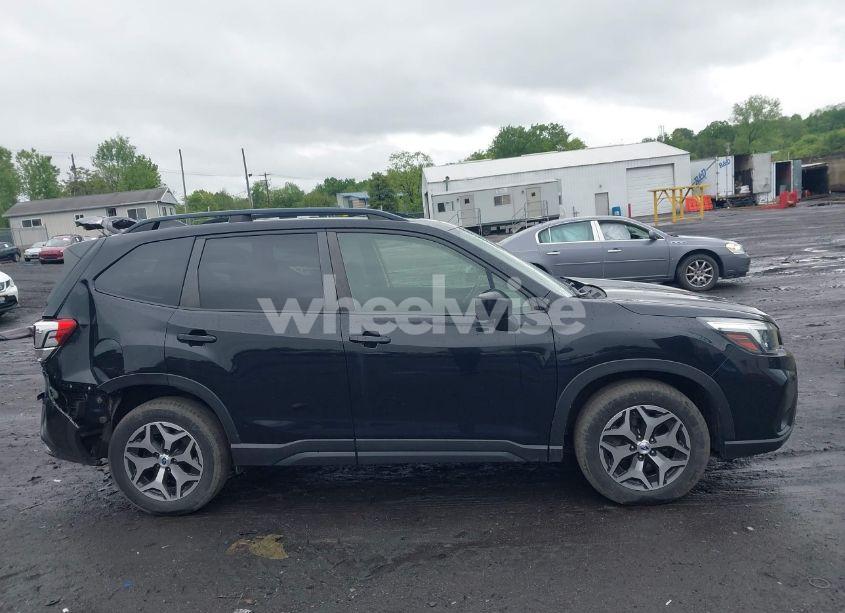 Photo 13 of 2019 Subaru Forester PREMIUM (VIN JF2SKAECXKH420737)
