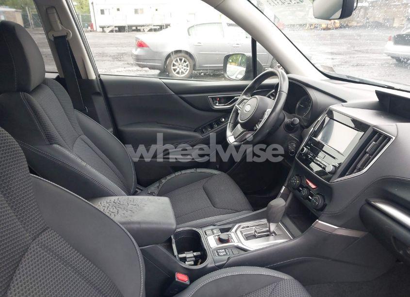 Photo 5 of 2019 Subaru Forester PREMIUM (VIN JF2SKAECXKH420737)