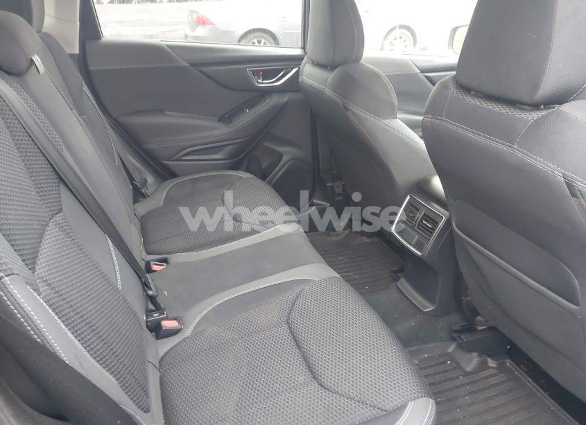 Photo 8 of 2019 Subaru Forester PREMIUM (VIN JF2SKAECXKH420737)