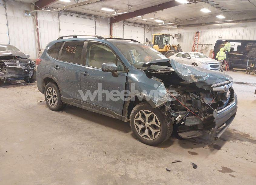 2019 Subaru Forester PREMIUM (VIN JF2SKAECXKH474474) main photo