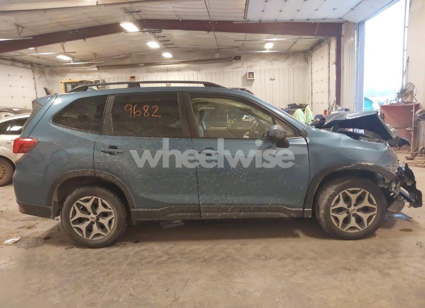 Photo 13 of 2019 Subaru Forester PREMIUM (VIN JF2SKAECXKH474474)