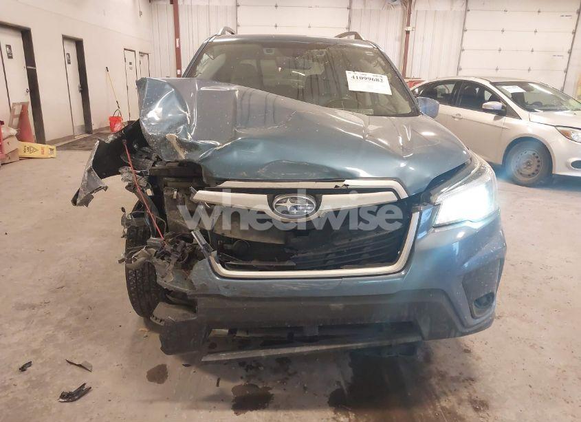 Photo 6 of 2019 Subaru Forester PREMIUM (VIN JF2SKAECXKH474474)