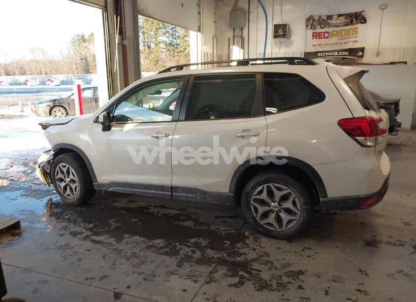 Photo 14 of 2022 Subaru Forester PREMIUM (VIN JF2SKAECXNH401433)