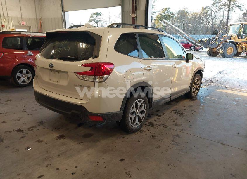 Photo 4 of 2022 Subaru Forester PREMIUM (VIN JF2SKAECXNH401433)