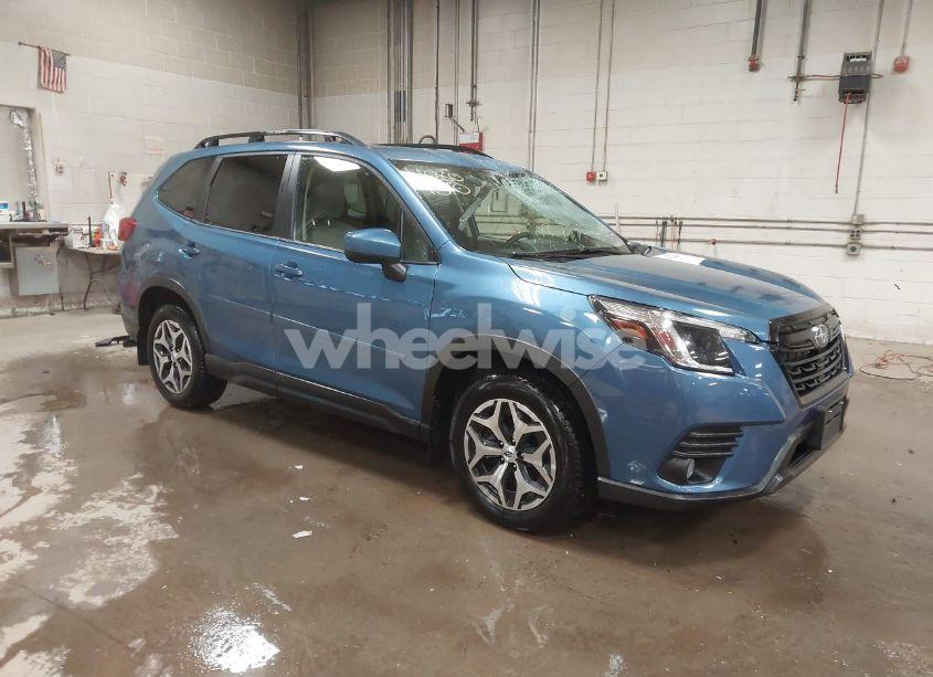 2022 Subaru Forester PREMIUM (VIN JF2SKAECXNH516825) main photo