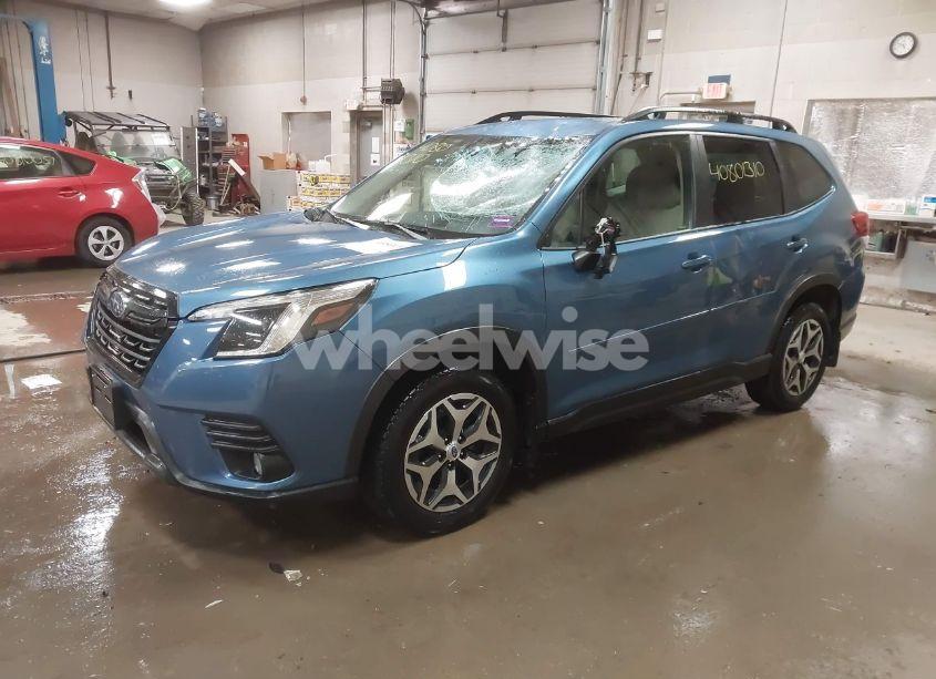 Photo 2 of 2022 Subaru Forester PREMIUM (VIN JF2SKAECXNH516825)