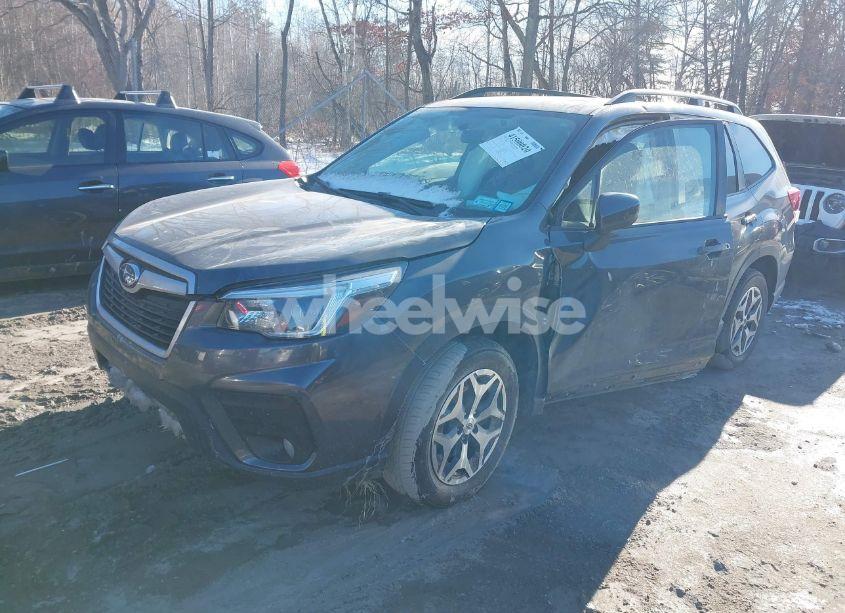 Photo 2 of 2021 Subaru Forester PREMIUM (VIN JF2SKAFC1MH493688)