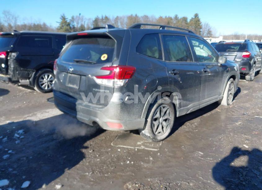 Photo 4 of 2021 Subaru Forester PREMIUM (VIN JF2SKAFC1MH493688)