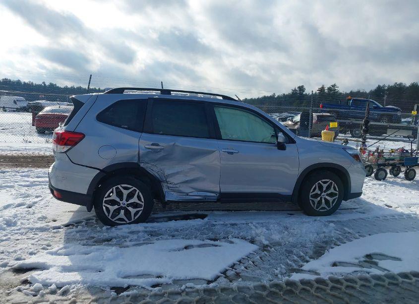 Photo 13 of 2021 Subaru Forester PREMIUM (VIN JF2SKAFC1MH523093)