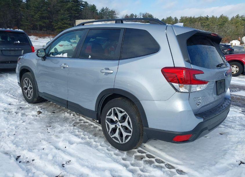 Photo 3 of 2021 Subaru Forester PREMIUM (VIN JF2SKAFC1MH523093)