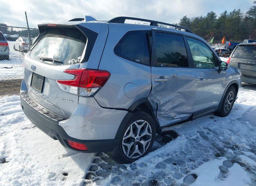 Photo 4 of 2021 Subaru Forester PREMIUM (VIN JF2SKAFC1MH523093)