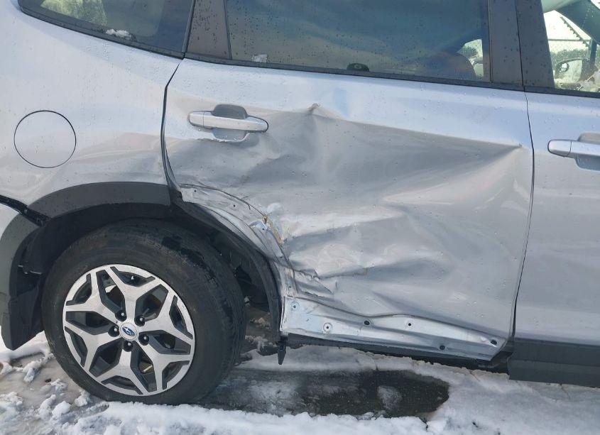 Photo 6 of 2021 Subaru Forester PREMIUM (VIN JF2SKAFC1MH523093)