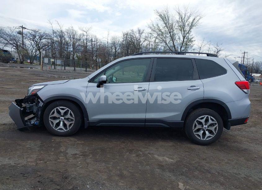 Photo 14 of 2021 Subaru Forester PREMIUM (VIN JF2SKAFC1MH547703)