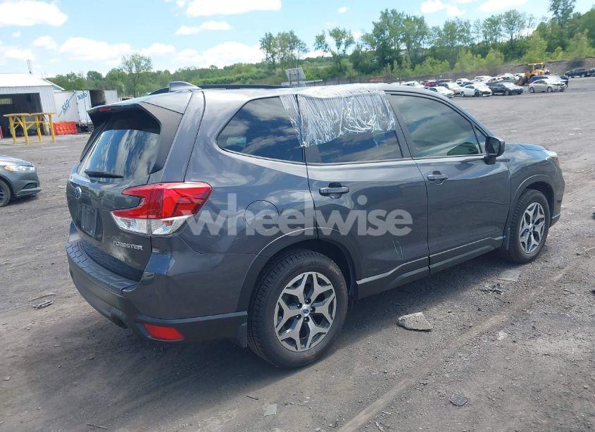 Photo 4 of 2021 Subaru Forester PREMIUM (VIN JF2SKAFC2MH584758)