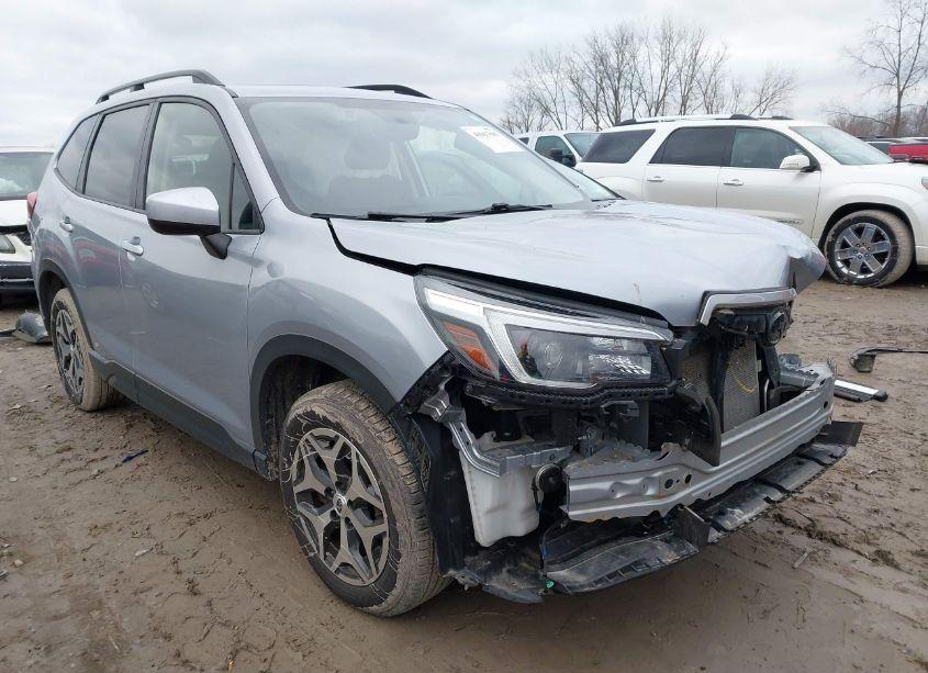 2021 Subaru Forester PREMIUM (VIN JF2SKAFC3MH533950) main photo