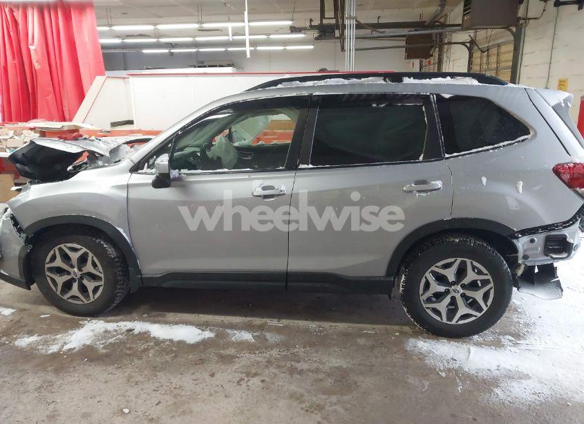 Photo 14 of 2021 Subaru Forester PREMIUM (VIN JF2SKAFC3MH540073)