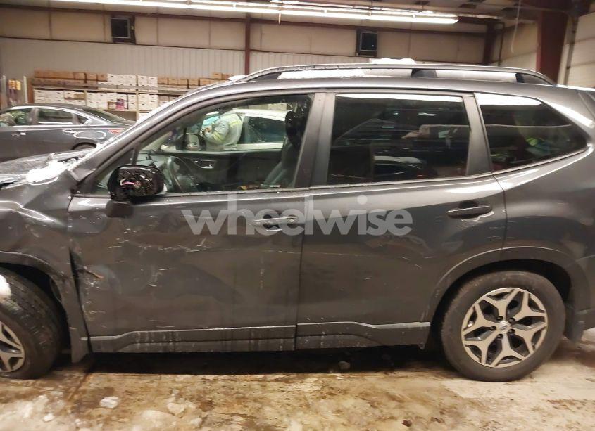 Photo 15 of 2021 Subaru Forester PREMIUM (VIN JF2SKAFC5MH528863)