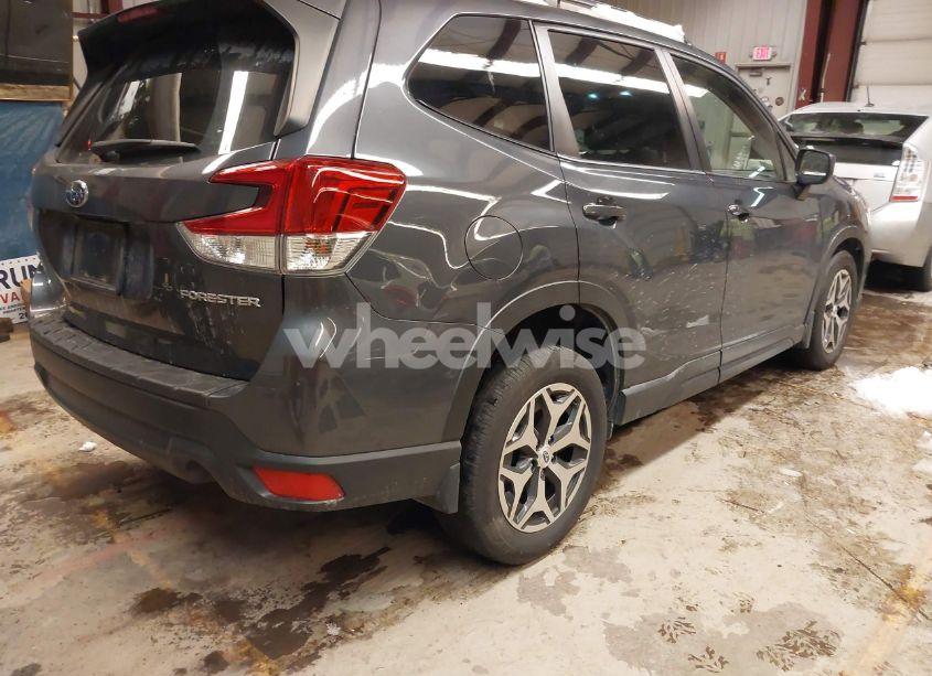 Photo 4 of 2021 Subaru Forester PREMIUM (VIN JF2SKAFC5MH528863)