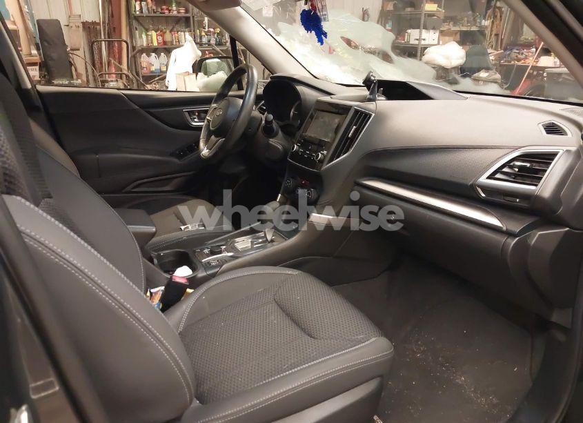 Photo 5 of 2021 Subaru Forester PREMIUM (VIN JF2SKAFC5MH528863)