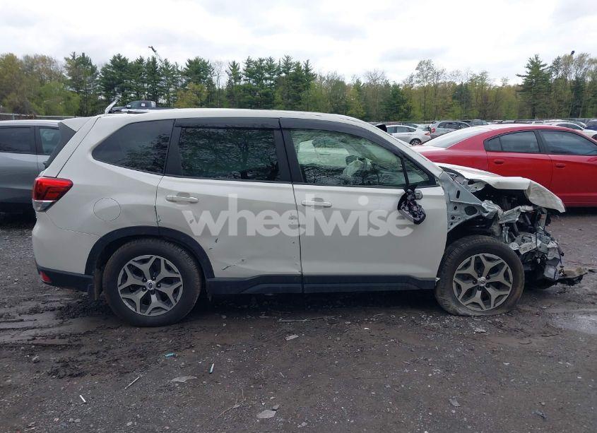 Photo 13 of 2021 Subaru Forester PREMIUM (VIN JF2SKAFC5MH552712)