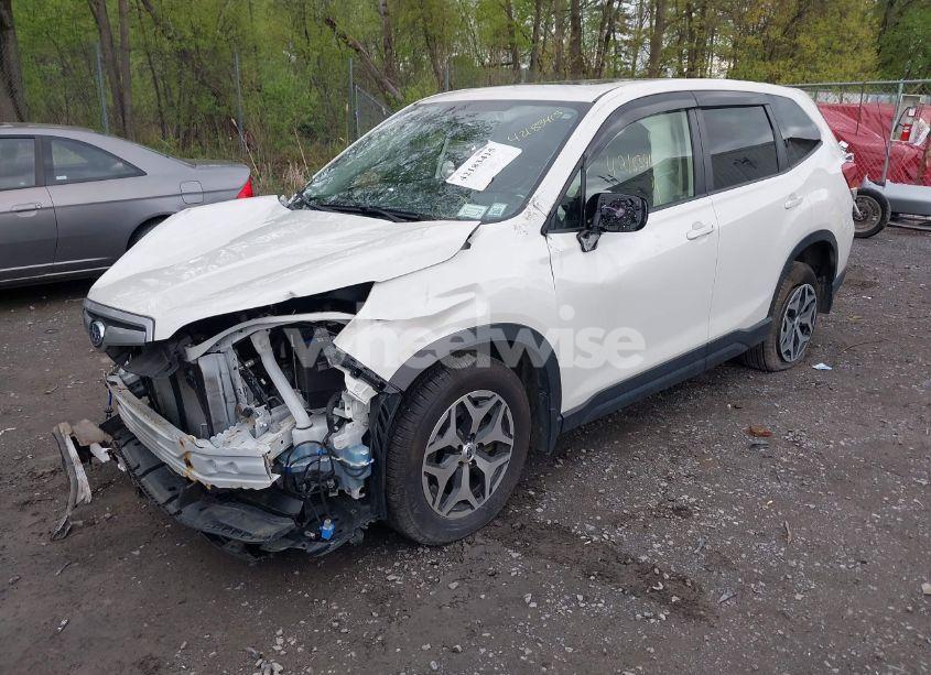 Photo 2 of 2021 Subaru Forester PREMIUM (VIN JF2SKAFC5MH552712)