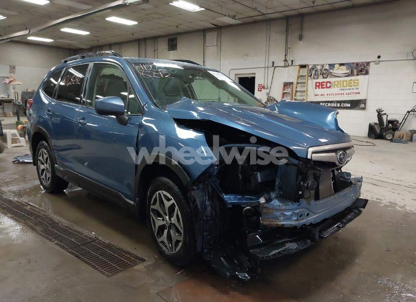 2021 Subaru Forester PREMIUM (VIN JF2SKAFC6MH572726) main photo