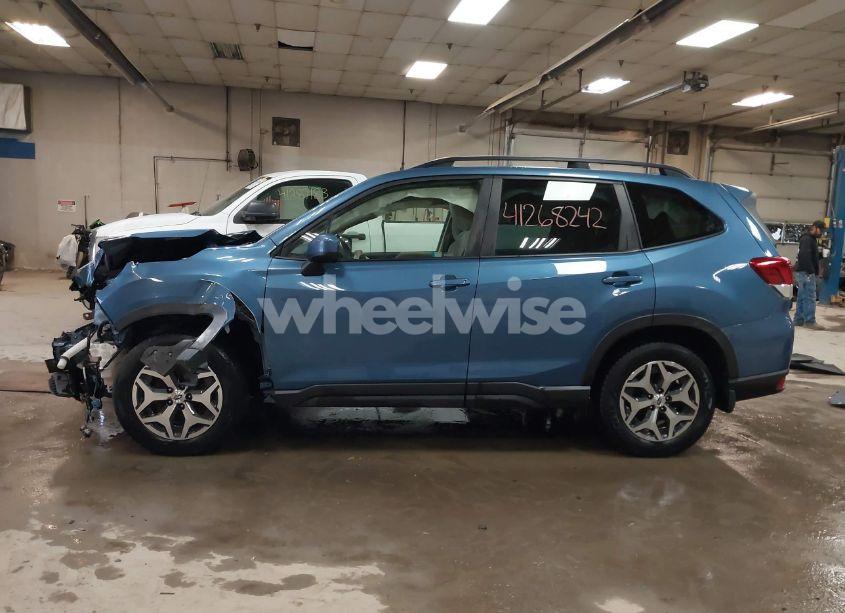 Photo 14 of 2021 Subaru Forester PREMIUM (VIN JF2SKAFC6MH572726)