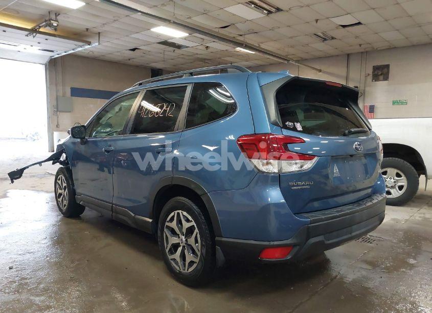 Photo 3 of 2021 Subaru Forester PREMIUM (VIN JF2SKAFC6MH572726)