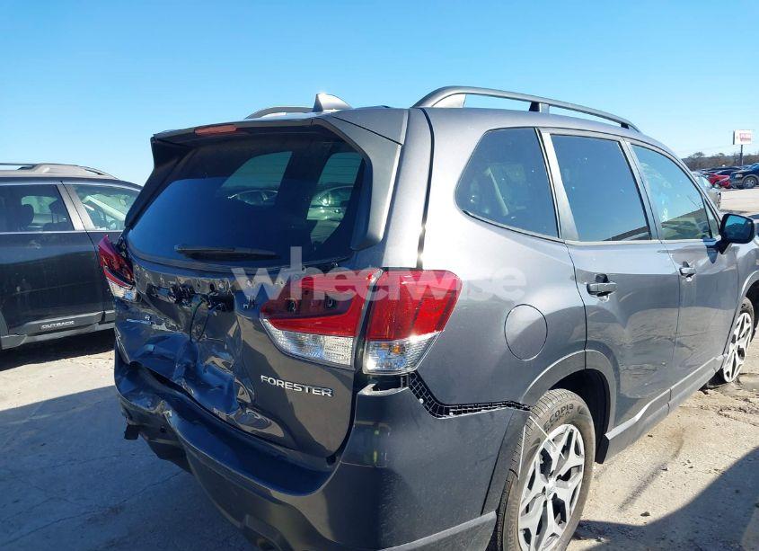 Photo 4 of 2021 Subaru Forester PREMIUM (VIN JF2SKAFC7MH509103)