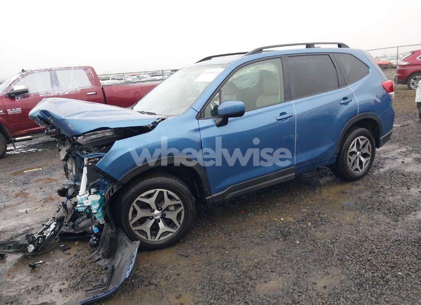 Photo 2 of 2021 Subaru Forester PREMIUM (VIN JF2SKAFC7MH542294)