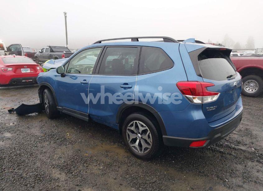 Photo 3 of 2021 Subaru Forester PREMIUM (VIN JF2SKAFC7MH542294)