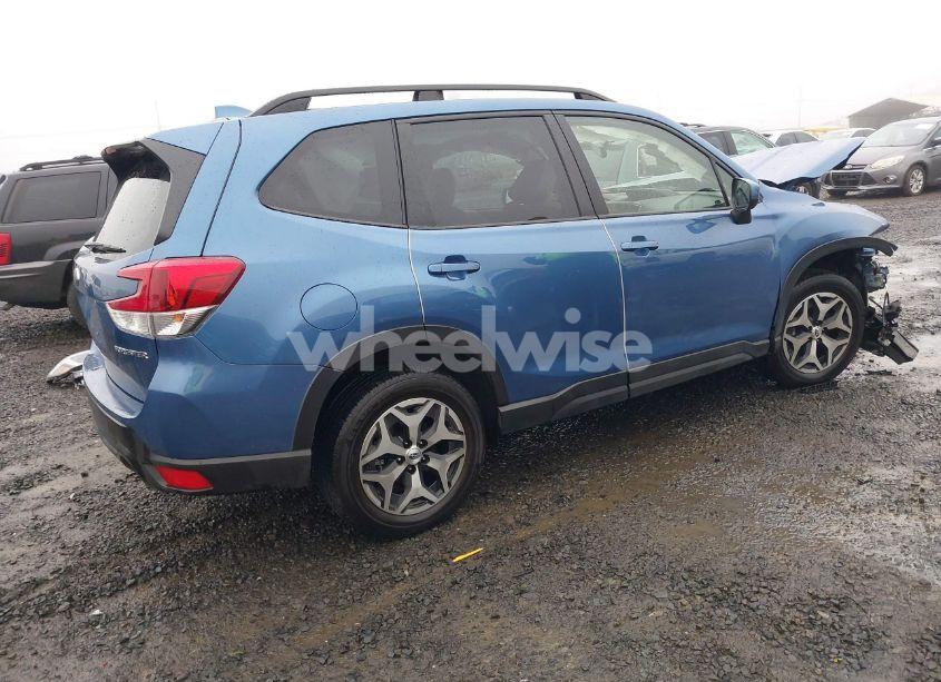 Photo 4 of 2021 Subaru Forester PREMIUM (VIN JF2SKAFC7MH542294)