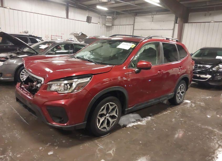 Photo 2 of 2019 Subaru Forester PREMIUM (VIN JF2SKAGC0KH473122)