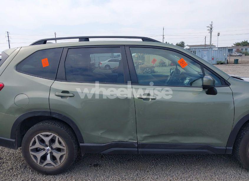 Photo 13 of 2020 Subaru Forester PREMIUM (VIN JF2SKAGC0LH479813)