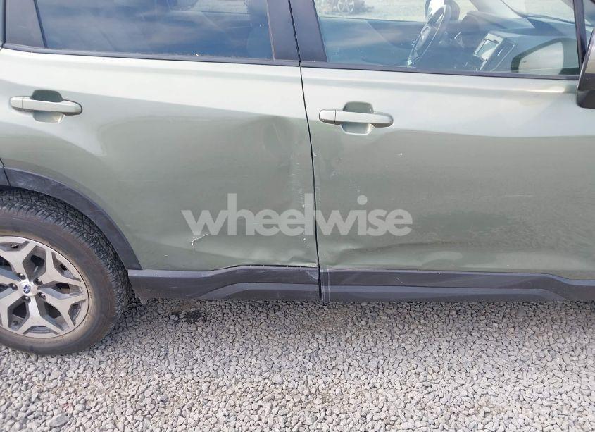 Photo 6 of 2020 Subaru Forester PREMIUM (VIN JF2SKAGC0LH479813)