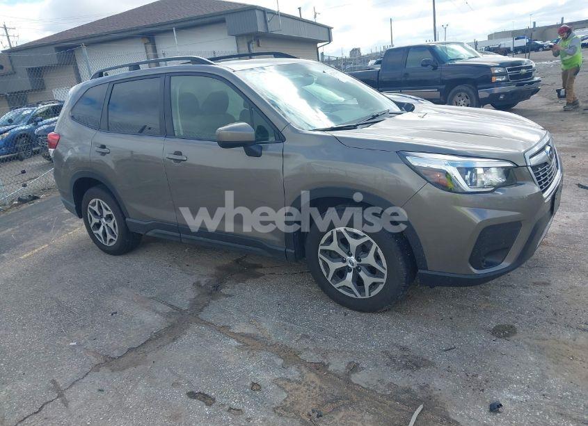 2019 Subaru Forester PREMIUM (VIN JF2SKAGC1KH434894) main photo