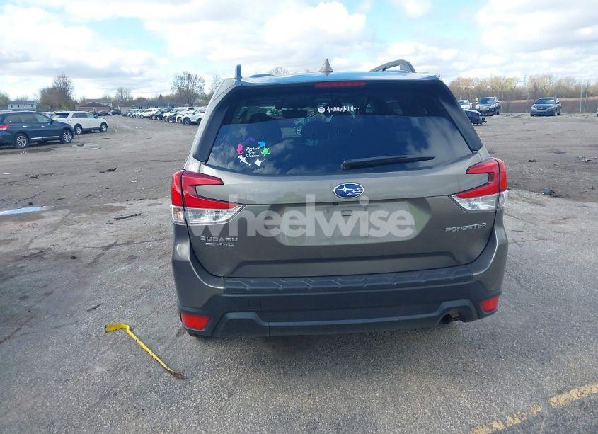 Photo 16 of 2019 Subaru Forester PREMIUM (VIN JF2SKAGC1KH434894)