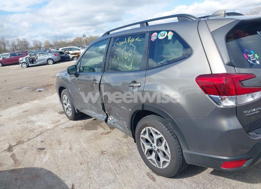 Photo 6 of 2019 Subaru Forester PREMIUM (VIN JF2SKAGC1KH434894)