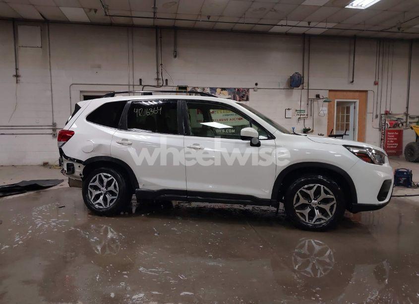 Photo 14 of 2019 Subaru Forester PREMIUM (VIN JF2SKAGC3KH423315)