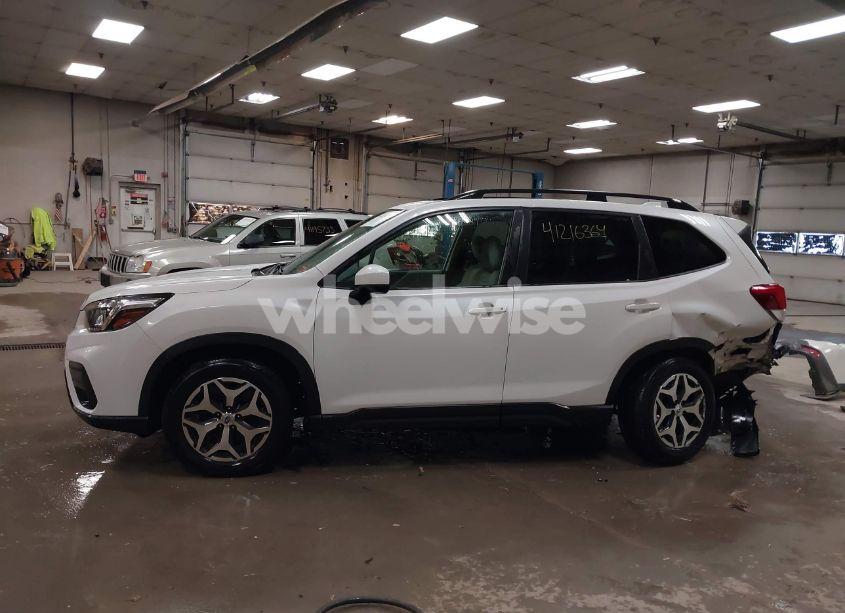 Photo 15 of 2019 Subaru Forester PREMIUM (VIN JF2SKAGC3KH423315)