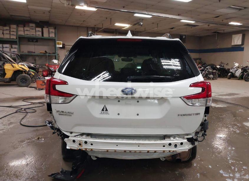 Photo 17 of 2019 Subaru Forester PREMIUM (VIN JF2SKAGC3KH423315)