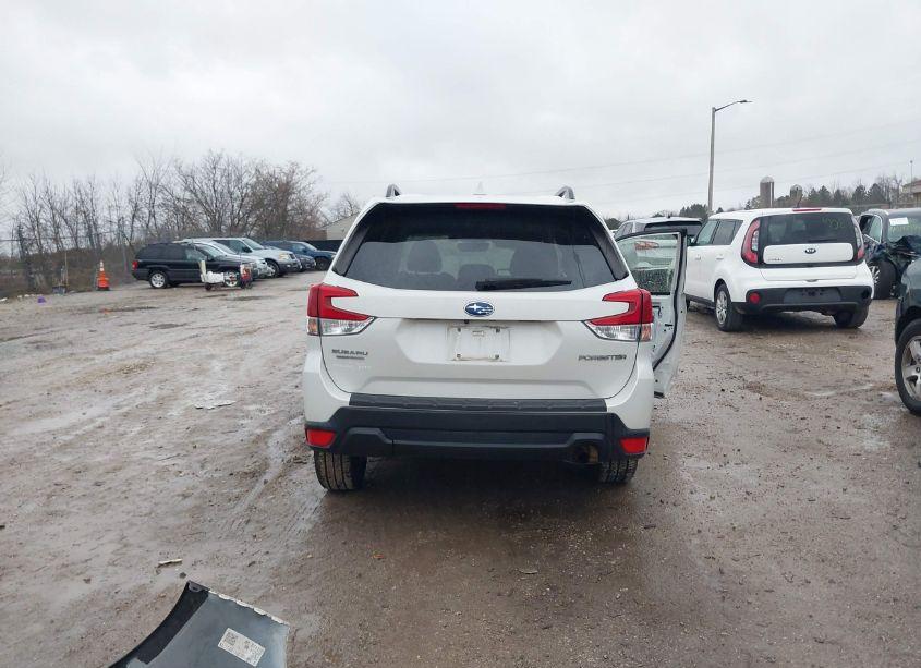 Photo 16 of 2019 Subaru Forester PREMIUM (VIN JF2SKAGC3KH430135)