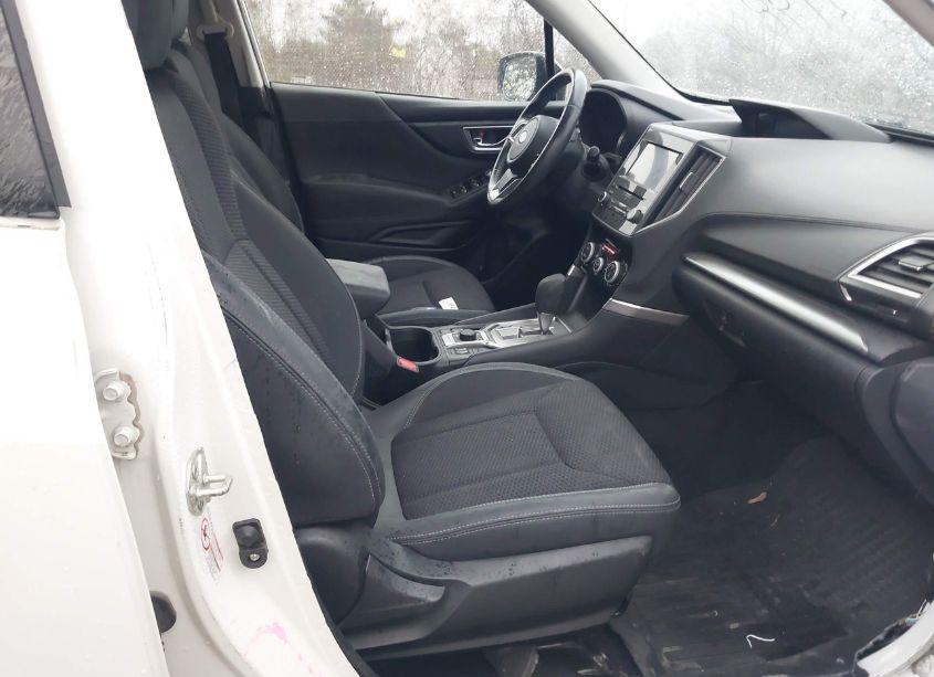 Photo 5 of 2019 Subaru Forester PREMIUM (VIN JF2SKAGC3KH430135)